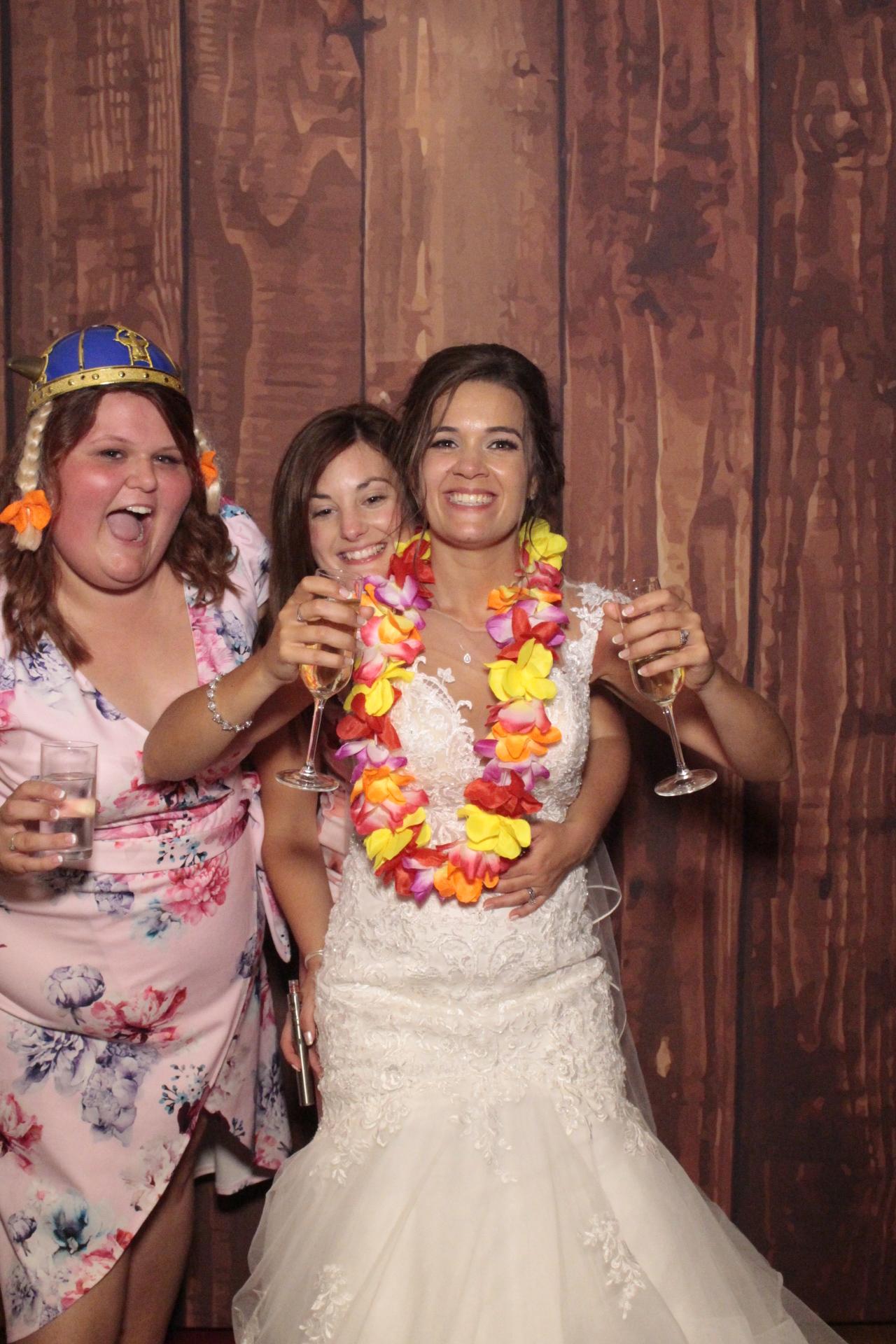 Samantha & Sean's Wedding | View more photos from the event at gallery.myphotoboothexperience.co.uk/u/MyPhotoBoothExperienceLtd/Samantha-Seans-Wedding
